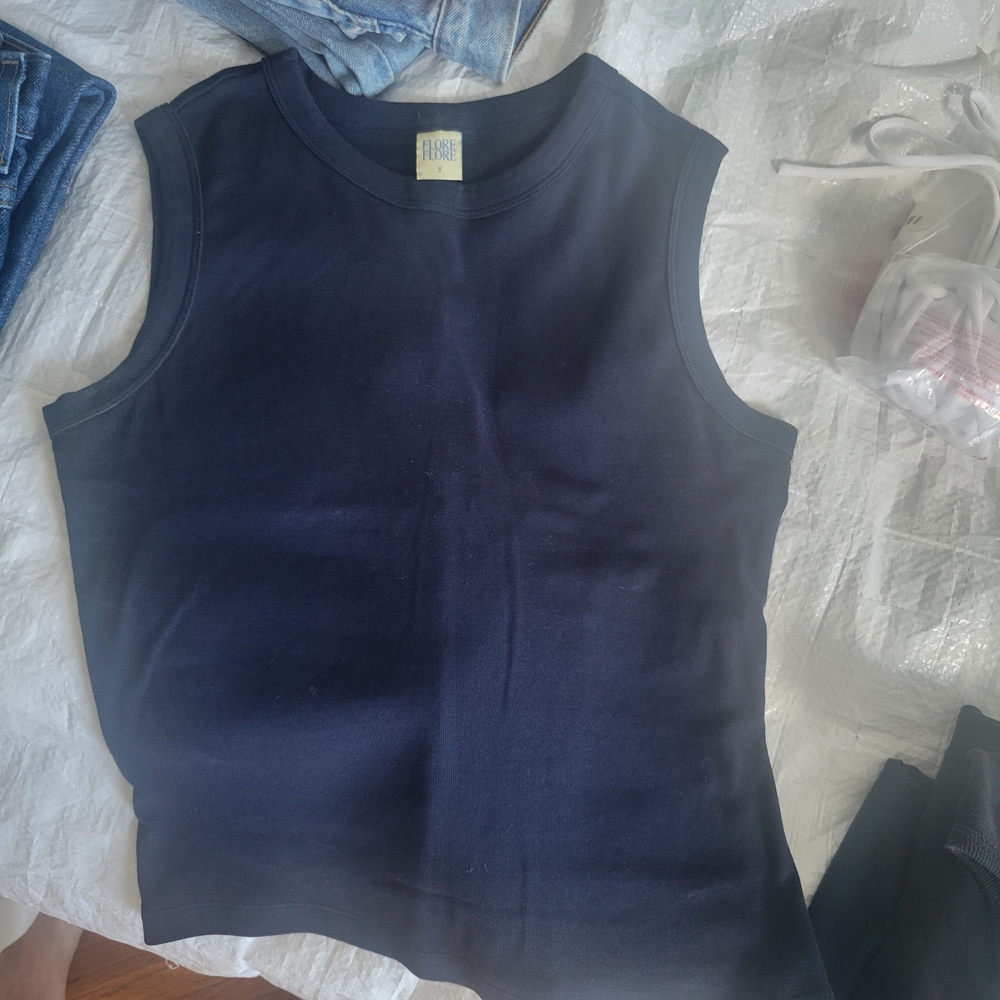 Fitted Blue Sleeveless Tank Top